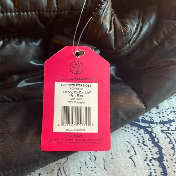 Strong by Zumba Fitness Black Quilted Duffel Bag - NWT - Picture 5 of 9